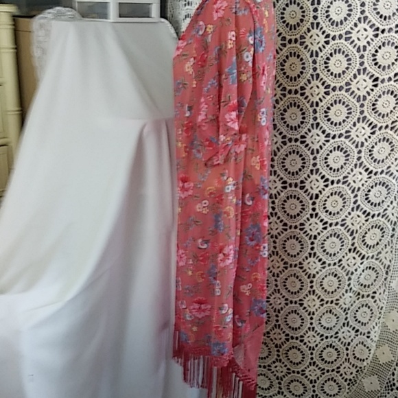 Pink Floral print Kimono - Picture 2 of 4